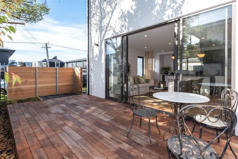 Photo of property in 1/27 Springfield Road, St Albans, Christchurch, 8014