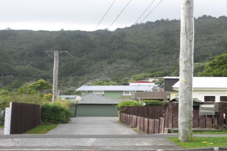 Photo of property in 21 Tawhai Street, Stokes Valley, Lower Hutt, 5019