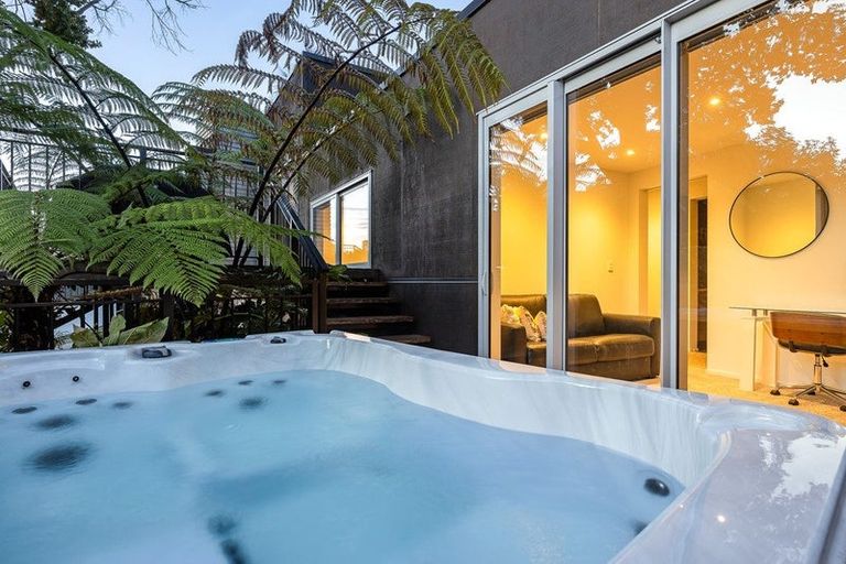 Photo of property in 33a Bowenvale Avenue, Cashmere, Christchurch, 8022