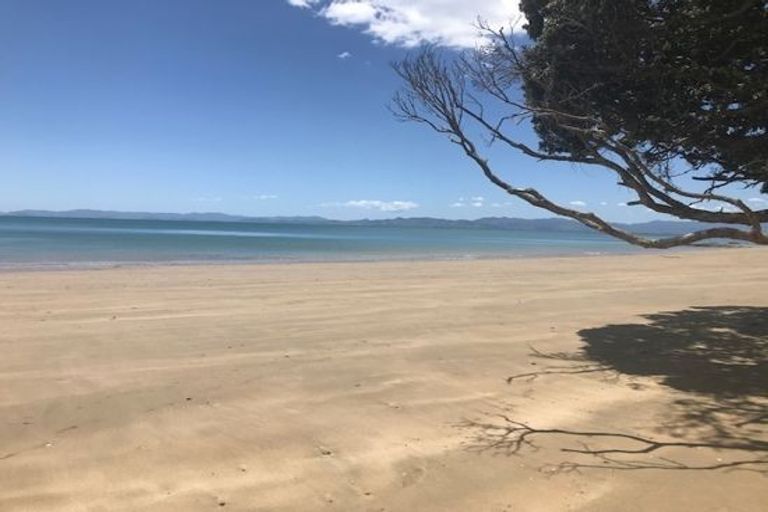 Photo of property in 201 Howard Road, Orere Point, 2585