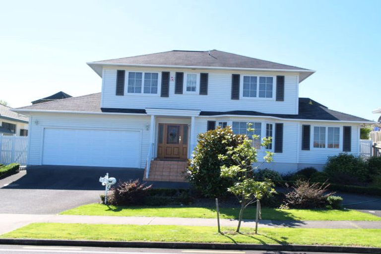 Photo of property in 17 Oakridge Way, Northpark, Auckland, 2013