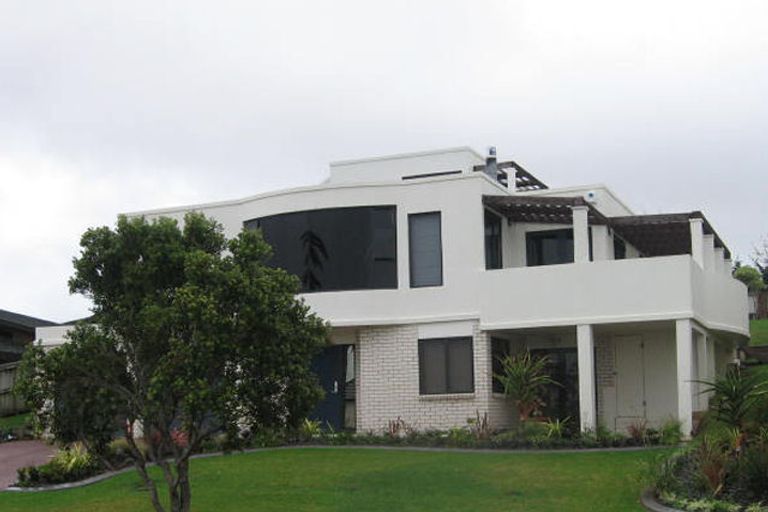 Photo of property in 15 San Lorenzo Rise, Henderson, Auckland, 0612