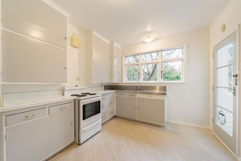 Photo of property in 459 Stokes Valley Road, Stokes Valley, Lower Hutt, 5019