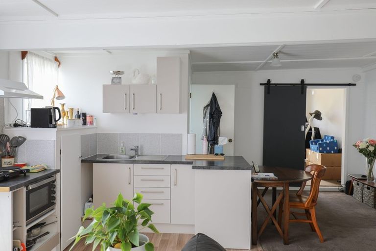 Photo of property in 116 Woodglen Road, Glen Eden, Auckland, 0602