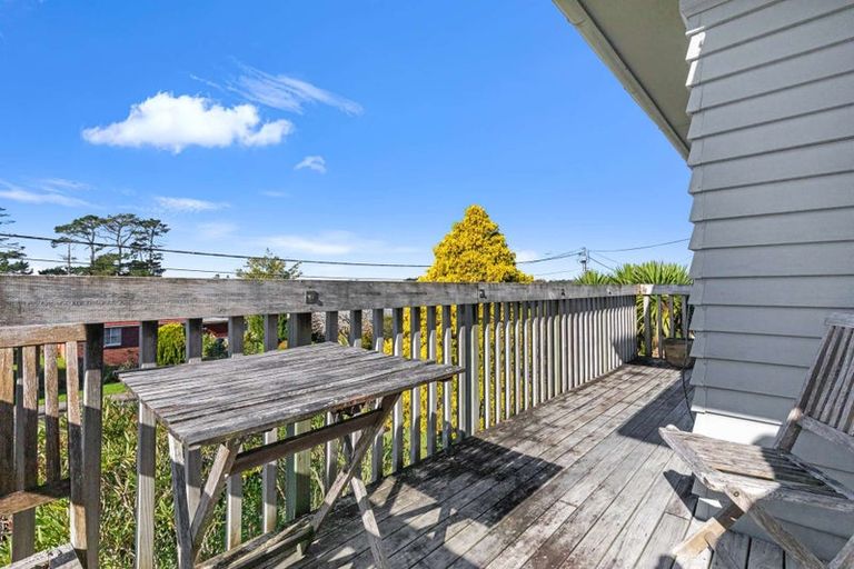 Photo of property in 9 Tiki Street, New Lynn, Auckland, 0600