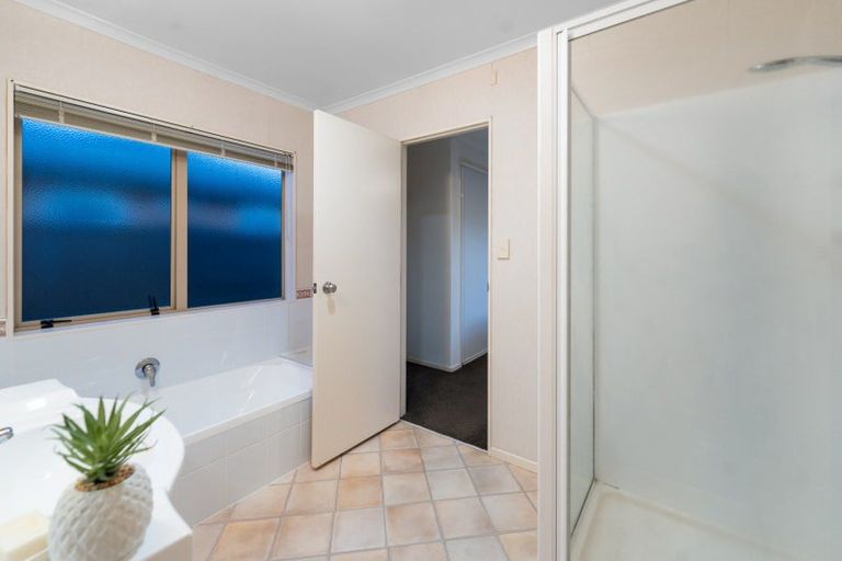 Photo of property in 30 Mcleod Place, Papamoa Beach, Papamoa, 3118