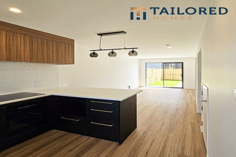 Photo of property in 12 Valiant Street, Mangere, Auckland, 2022