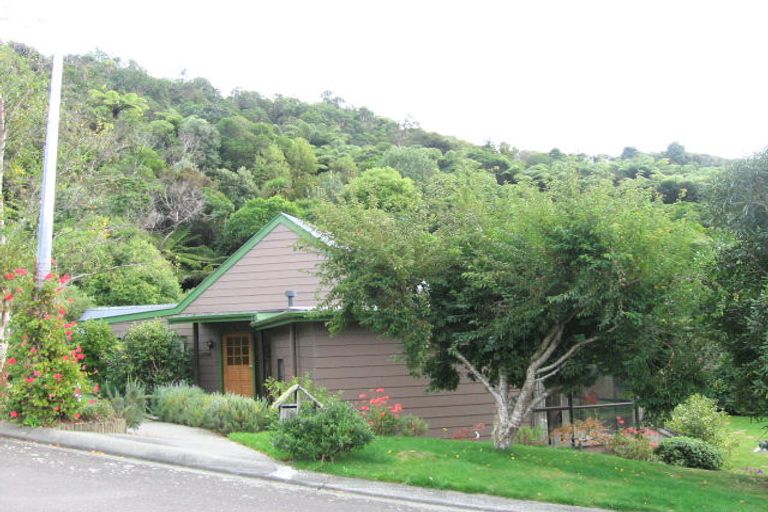 Photo of property in 18 Pioneer Grove, Silverstream, Upper Hutt, 5019
