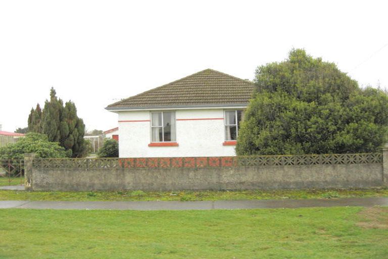 Photo of property in 9 Manse Street, Edendale, 9825