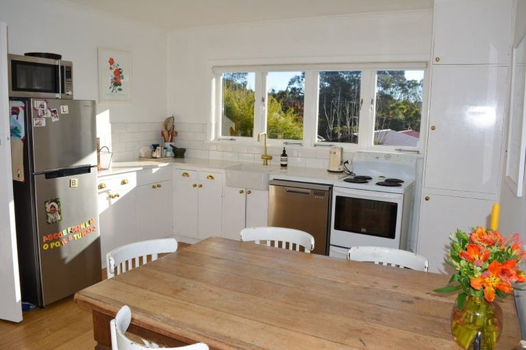 Photo of property in 11 Kamara Road, Glen Eden, Auckland, 0602