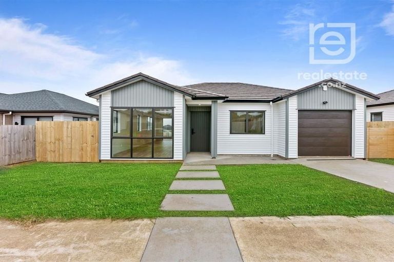 Photo of property in 4 Parton Road, Pukekohe, 2120