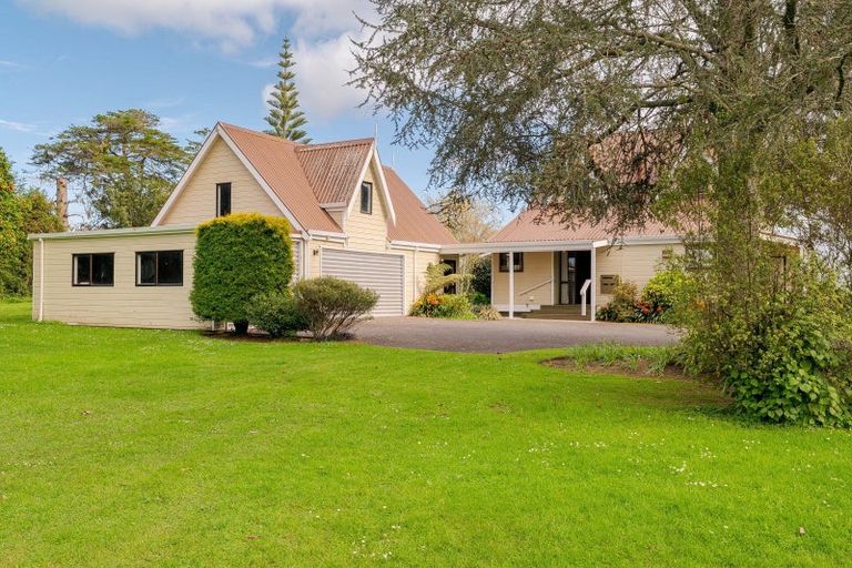 Photo of property in 137 Kayelene Place, Omokoroa, 3114