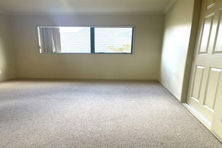 Photo of property in 111 Hugh Green Drive, Pinehill, Auckland, 0632