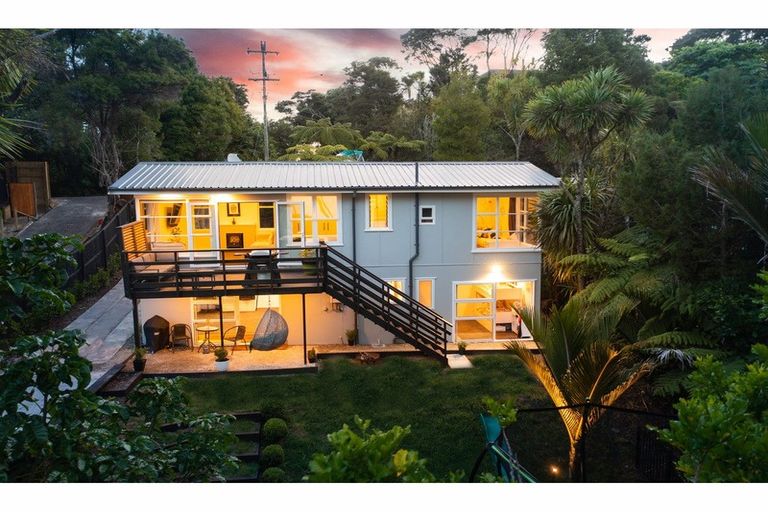 Photo of property in 105 Wood Bay Road, Titirangi, Auckland, 0604