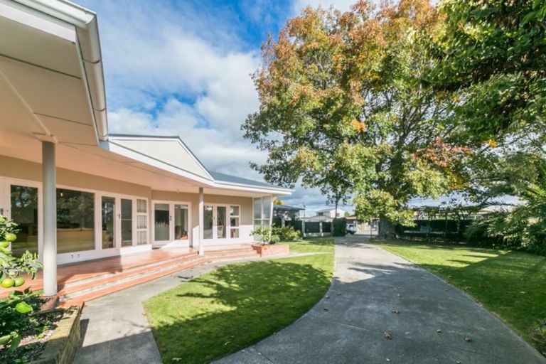 Photo of property in 13 Avenue Road, Greenmeadows, Napier, 4112
