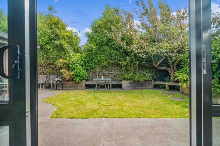 Photo of property in 2/82 Middleton Road, Upper Riccarton, Christchurch, 8041