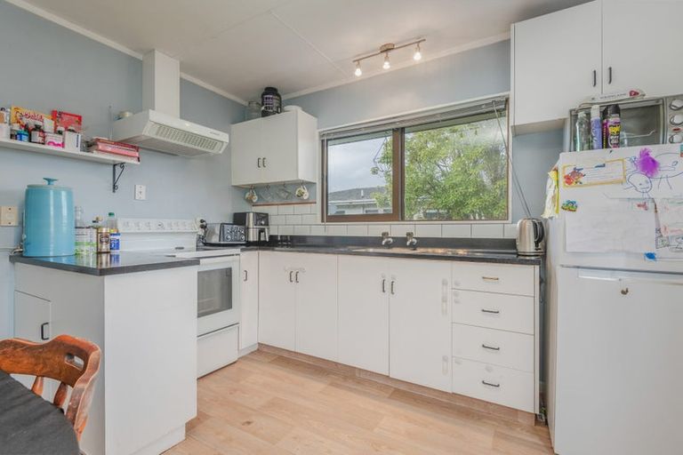 Photo of property in 59 Raglan Avenue, Cloverlea, Palmerston North, 4412