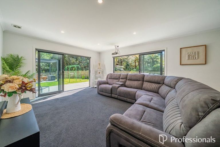 Photo of property in 10 Aratika Grove, Stokes Valley, Lower Hutt, 5019