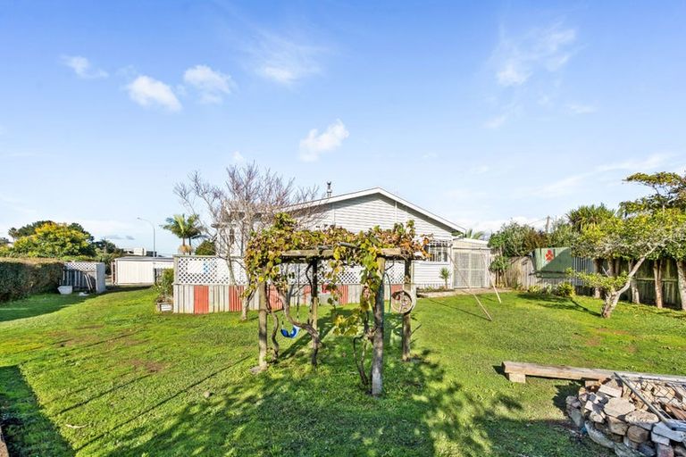 Photo of property in 7 Whimp Avenue, Onerahi, Whangarei, 0110