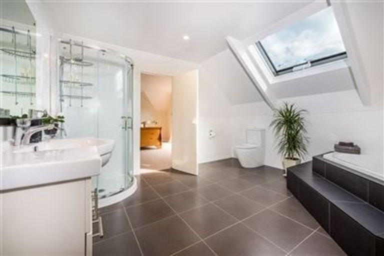 Photo of property in 14 The Avenue, Albany, Auckland, 0632