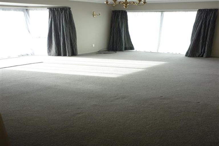 Photo of property in 17 Palomino Drive, Henderson, Auckland, 0612