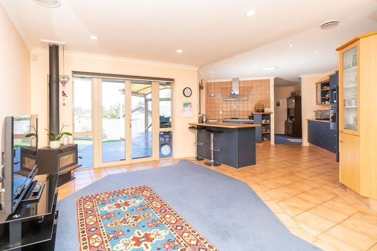 Photo of property in 25 Limousin Place, Grandview Heights, Hamilton, 3200