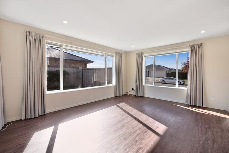 Photo of property in 5 Harakeke Way, Rangiora, 7400