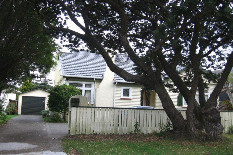 Photo of property in 31 Pohutukawa Street, Woburn, Lower Hutt, 5010