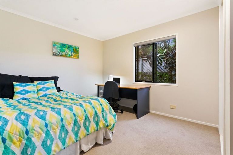 Photo of property in 24 Cinnabar Place, Westgate, Auckland, 0614