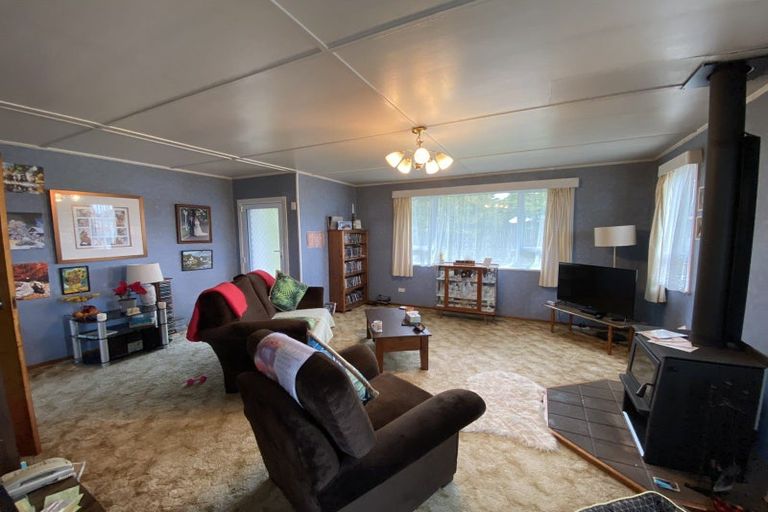 Photo of property in 36 High Street, Eltham, 4322