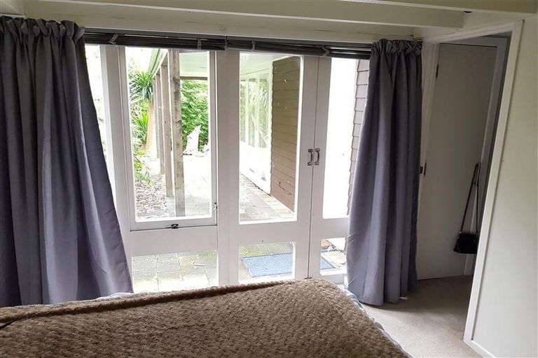 Photo of property in 22 Shanaway Rise, Hillcrest, Auckland, 0627