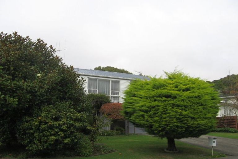Photo of property in 18 Balliol Drive, Tawa, Wellington, 5028