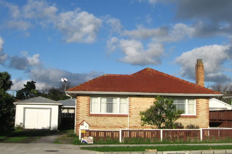 Photo of property in 2/131 Rangitoto Road, Papatoetoe, Auckland, 2025