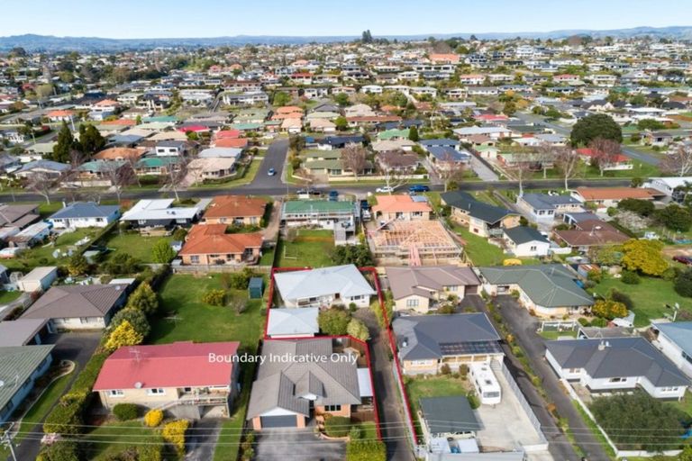 Photo of property in 212 Ngatai Road, Otumoetai, Tauranga, 3110