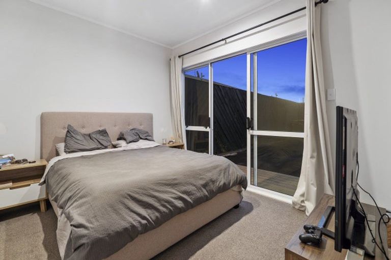 Photo of property in 8 Mardi Place, Mount Maunganui, 3116