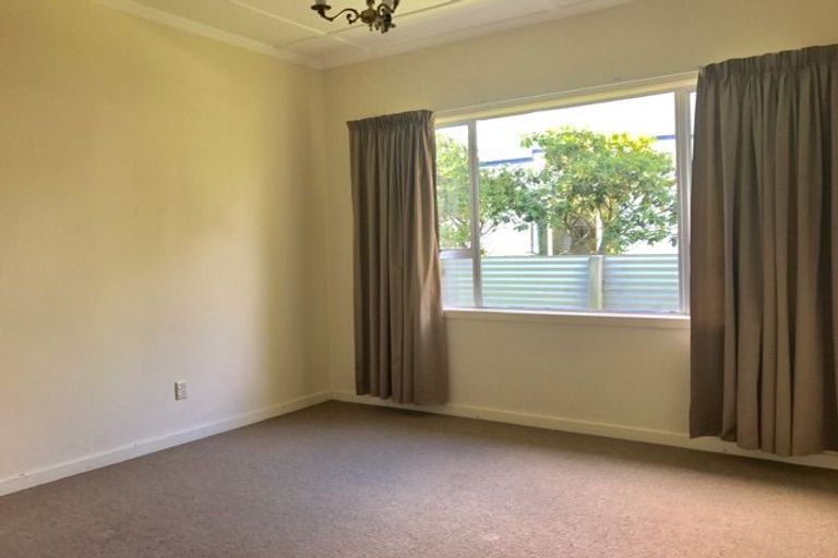 Photo of property in 87 Joseph Street, Waverley, Invercargill, 9810