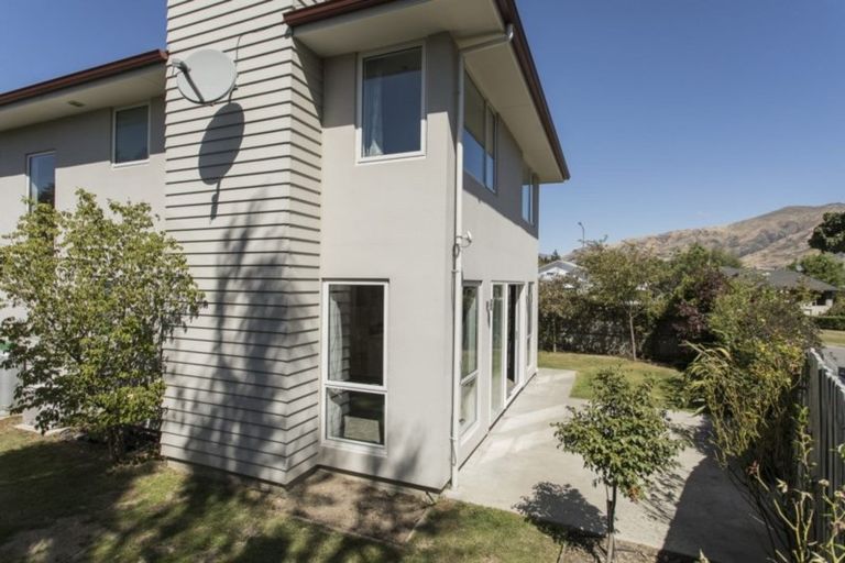 Photo of property in 32 Hunter Crescent, Wanaka, 9305