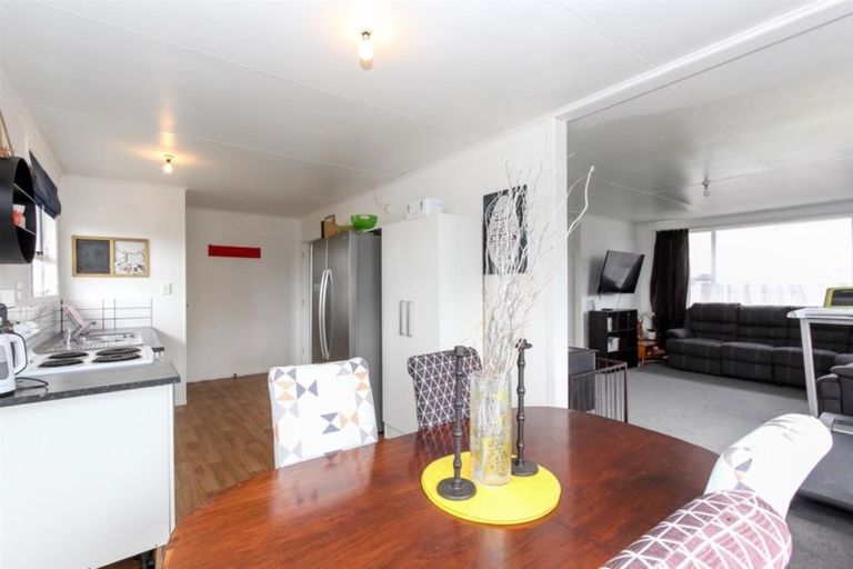 Photo of property in 16 Banks Street, Marfell, New Plymouth, 4310