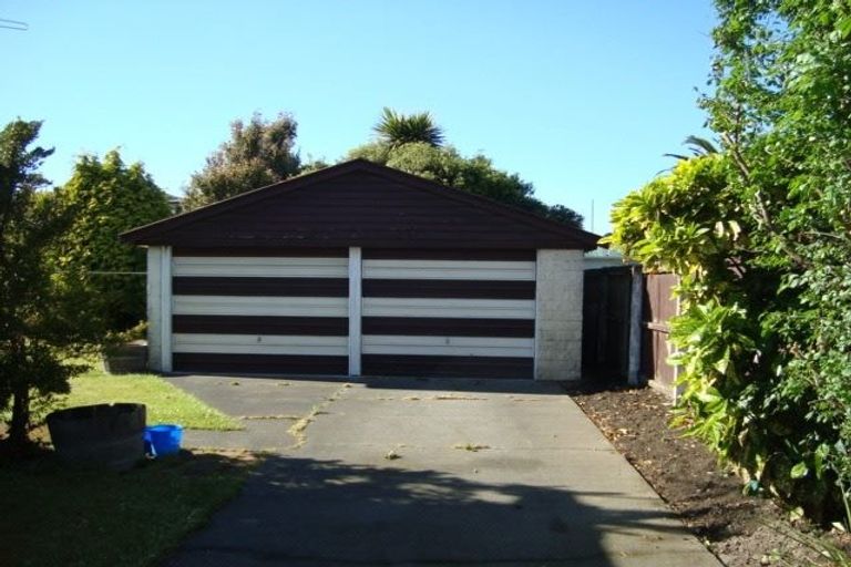 Photo of property in 16 Kathleen Crescent, Hornby, Christchurch, 8042