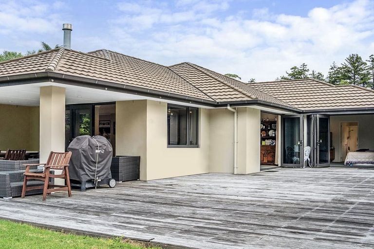 Photo of property in 4 Kotare Heights, Kerikeri, 0230