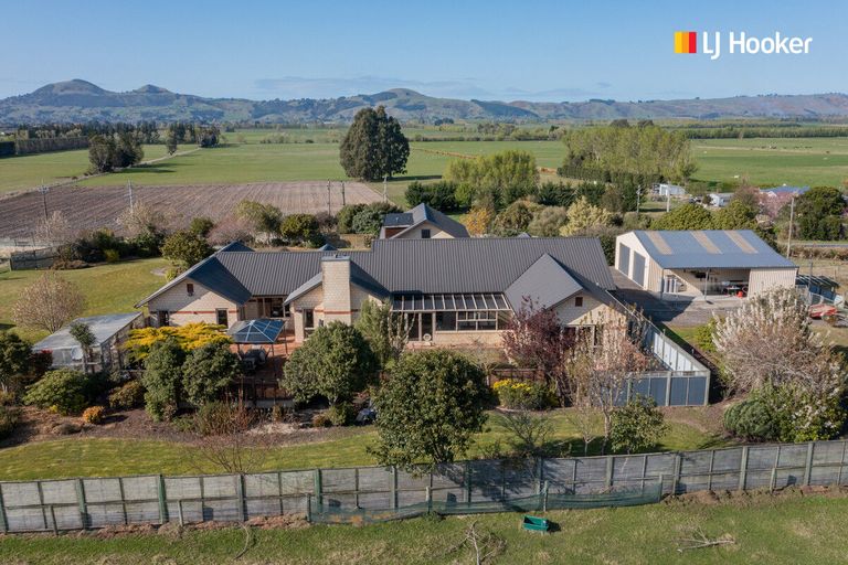 Photo of property in 310 Tirohanga Road, North Taieri, Mosgiel, 9092
