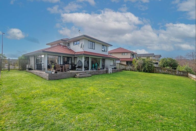 Photo of property in 100 Pacific Drive, Fitzherbert, Palmerston North, 4410