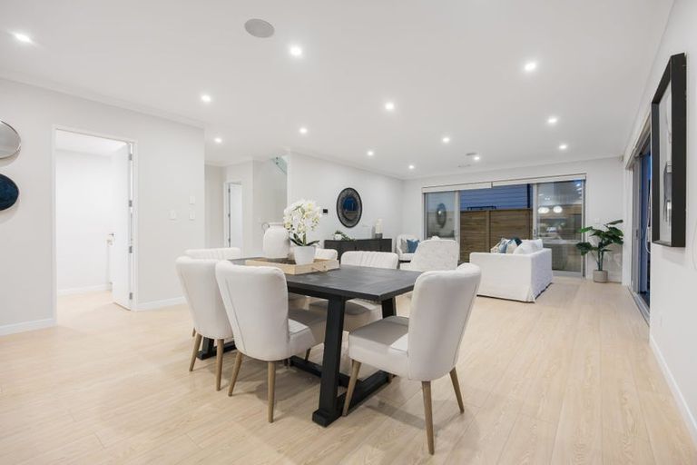 Photo of property in 8 Kina Place, Long Bay, Auckland, 0630