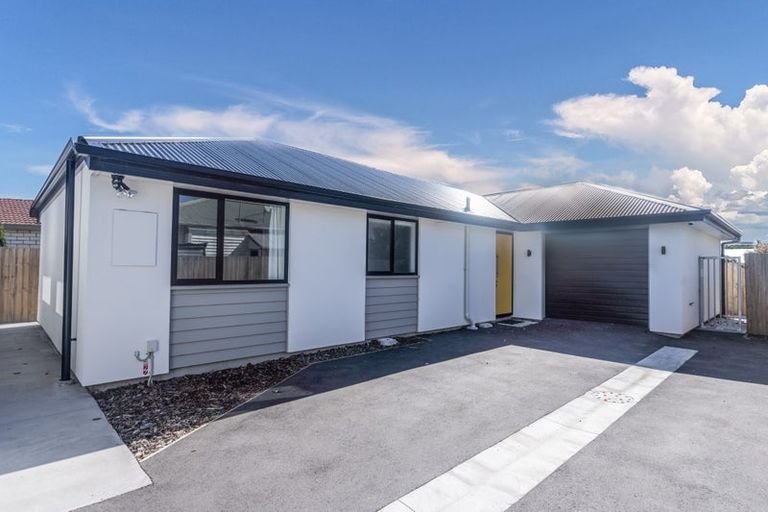 Photo of property in 2/6 Stacey Place, Woolston, Christchurch, 8062