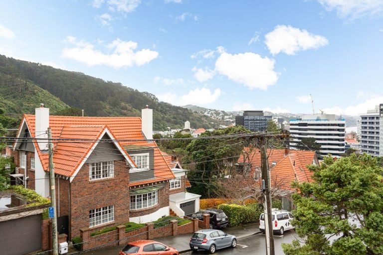 Photo of property in 2/67 Bolton Street, Kelburn, Wellington, 6012