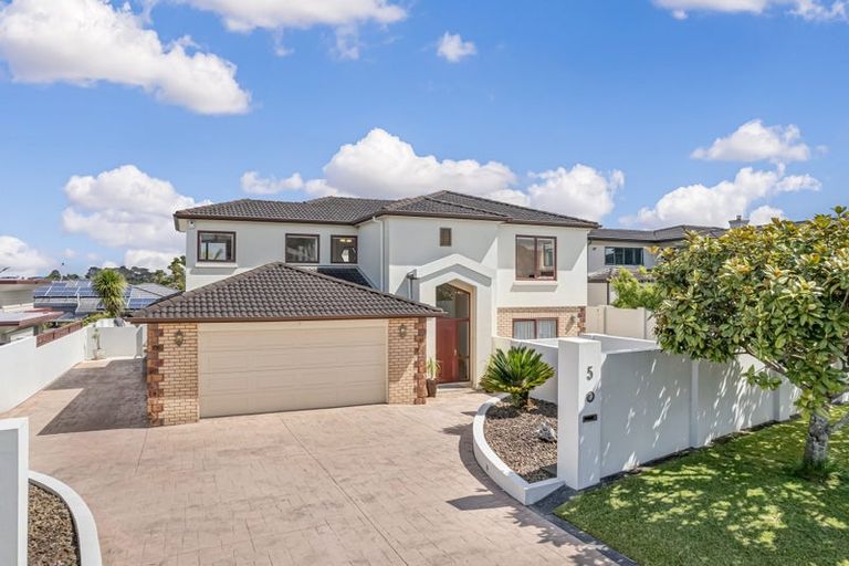 Photo of property in 5 Courtneys, West Harbour, Auckland, 0618