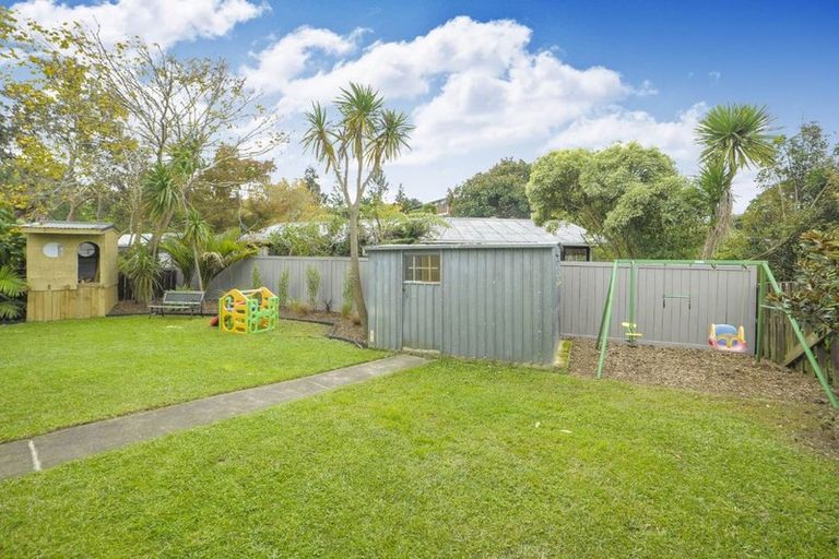 Photo of property in 23 Infidel Place, Torbay, Auckland, 0630