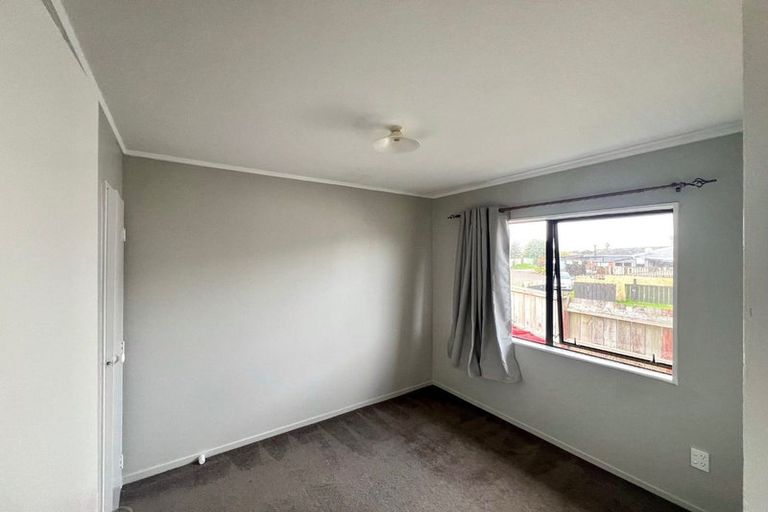 Photo of property in 2/14 Hatherley Place, Clendon Park, Auckland, 2103