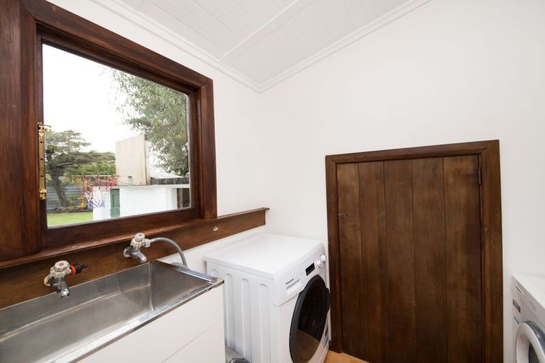 Photo of property in 24 Milson Line, Roslyn, Palmerston North, 4414