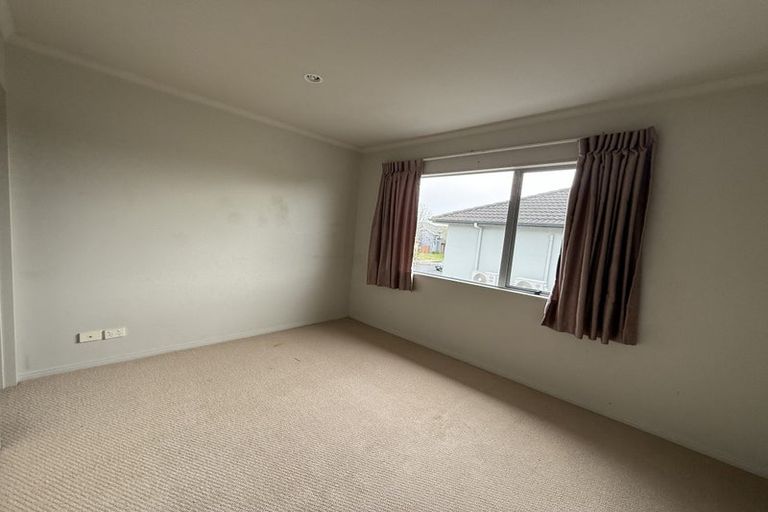 Photo of property in 44 Baverstock Road, Flat Bush, Auckland, 2016